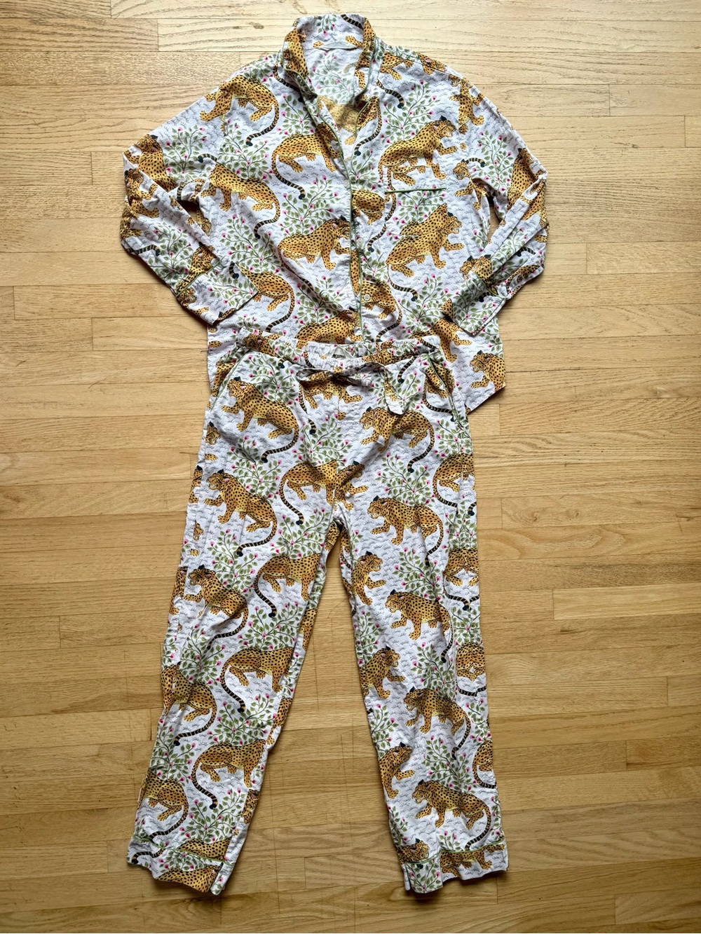 EUC: Printfresh Bagheera Leopard Print Pajama Set in Blush and Gold, 100% cotton - Picture 5 of 8